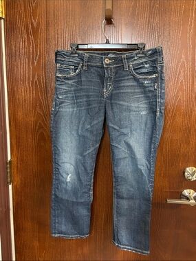Silver Elyse Women’s Dark Wash Distressed Capri Jeans - 29x22.5”